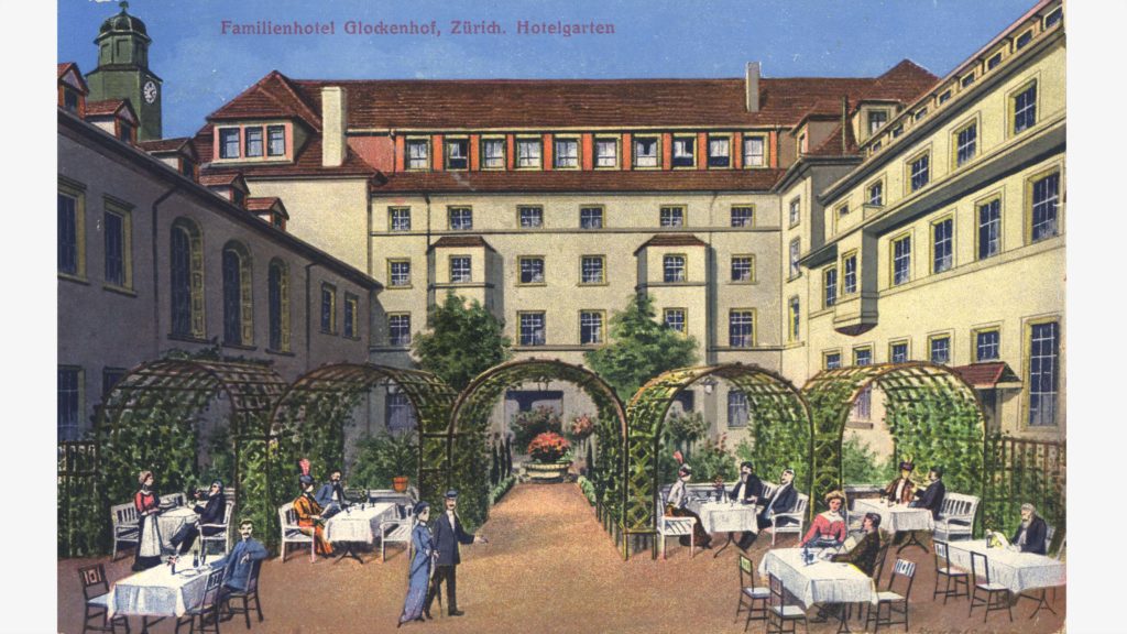 Innenhof von Familienhotel Glockenhof um 1917